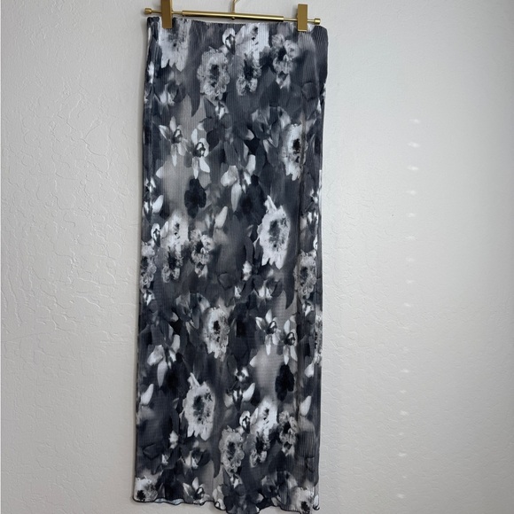 TOPSHOT Print Plisse’ Midi Shirt - Picture 6 of 7